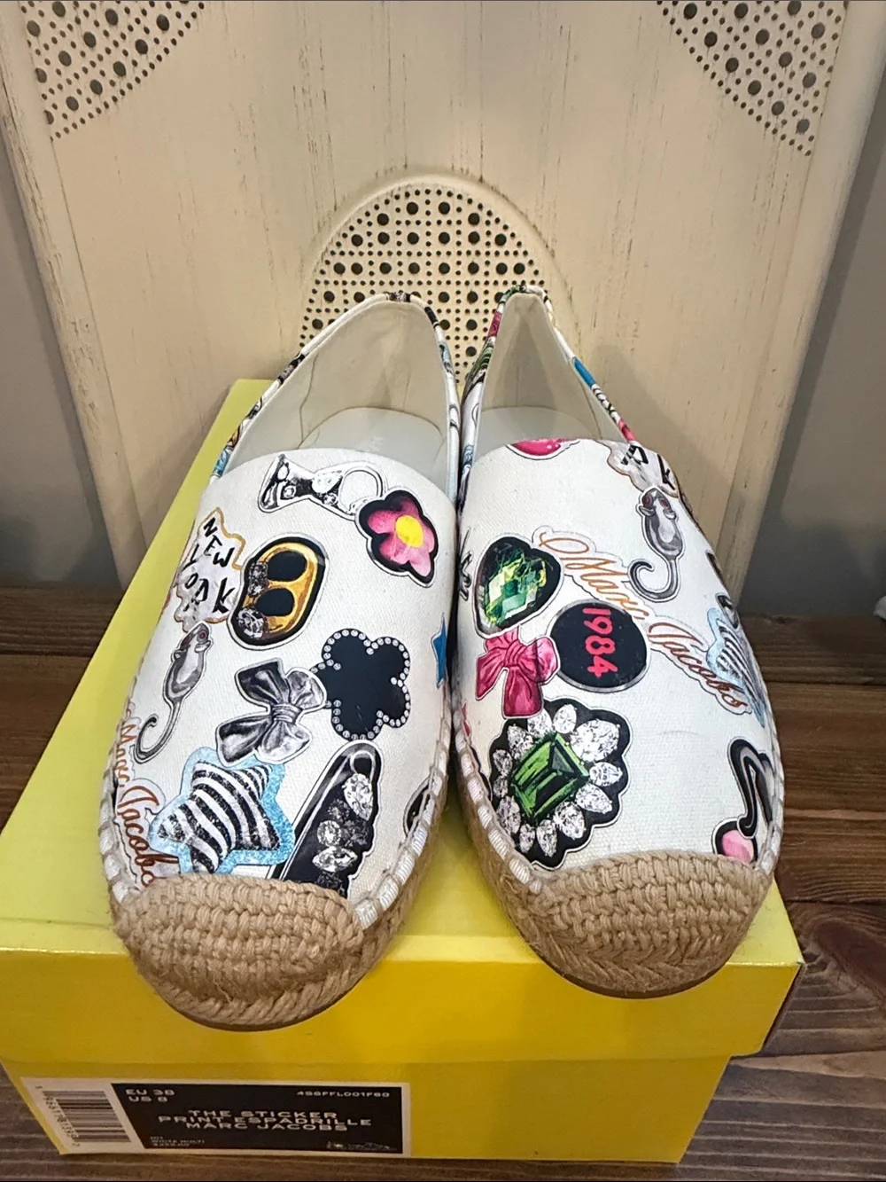 Marc Jacobs White Canvas Espadrilles with Multicolor Patch Motifs sz8 nwt
